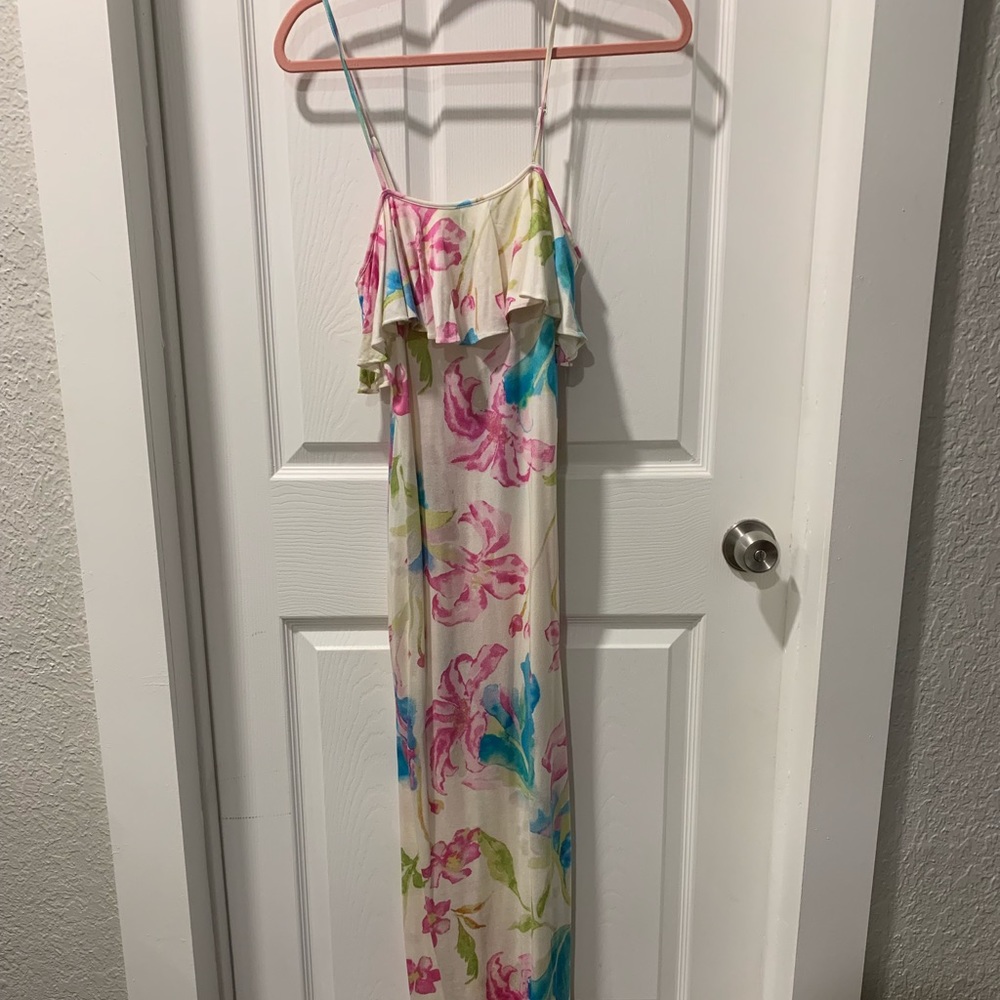 *4 for $20* Beautiful floral maxi dress